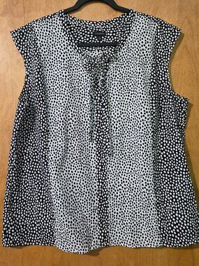Talbots Women's XLg Sleeveless Black & White Polka Dot blouse v neck w/ tie